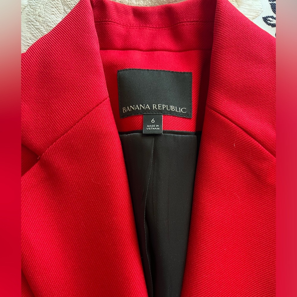 Banana republic Suit. NEW NO TAG